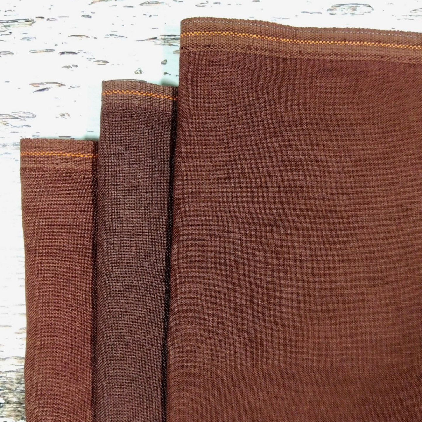 *栗色*  Chestnut  40ct  32×47cm  12.5×18.5in.