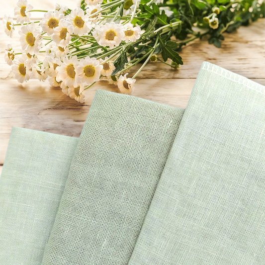 *セラドンジェイド*　Celadon Jade  28ct  18.5×24.5in.  47×62cm