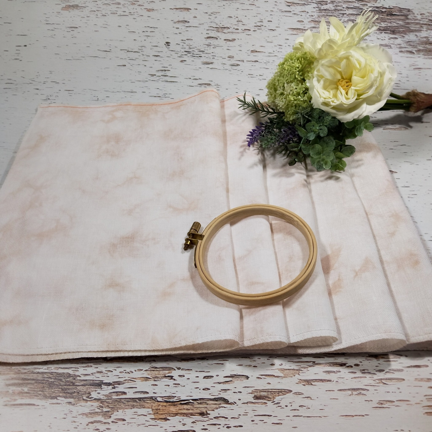 *Barely Beige Classic* 40ct 32×47cm 12.5×18.5in.
